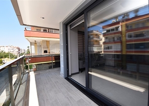 قريب من الشاطئ وضمن مركز المدينة -شقق قيد الانشاء في الانيا 