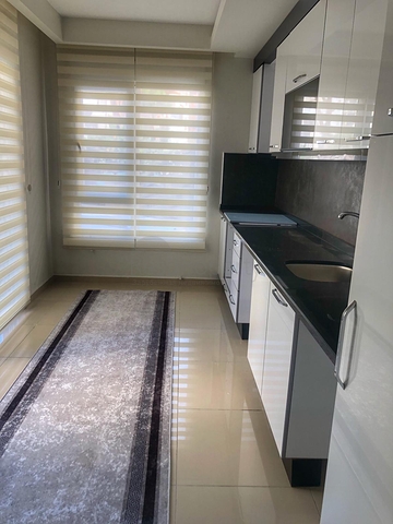 في مركز المدينة -قريب من شاطئ كليوباترا - شقة 2 غرفة وصالة -مع الاثاث - الانيا 