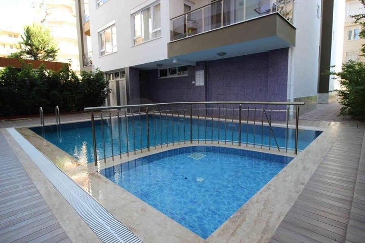 في مركز المدينة -قريب من شاطئ كليوباترا - شقة 2 غرفة وصالة -مع الاثاث - الانيا 