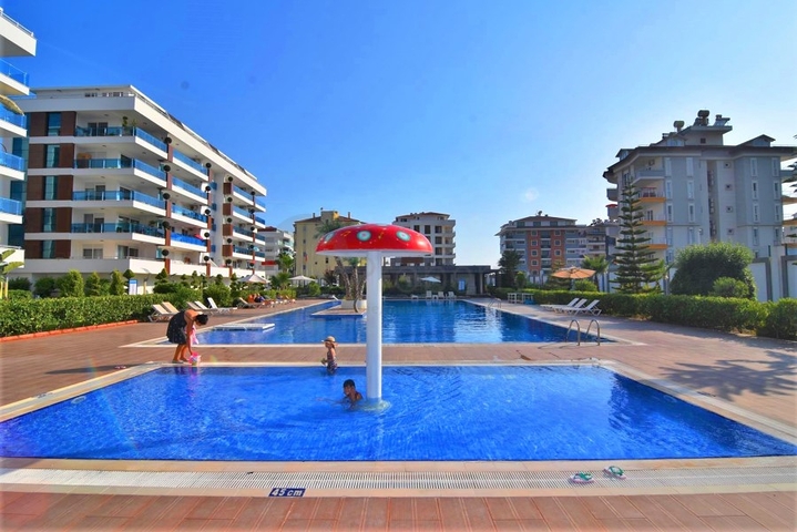 اطلالة بحر - دوبلكس ضمن مجمع فاخر - تصميم 1+2 - مع الاثاث - في كاستل / الانيا 