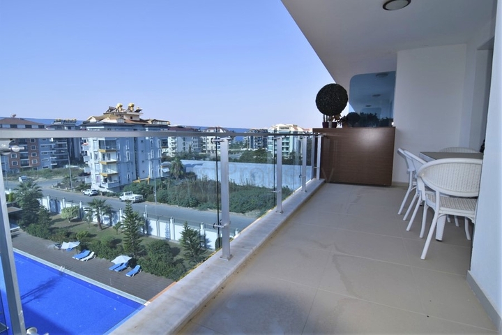 اطلالة بحر - دوبلكس ضمن مجمع فاخر - تصميم 1+2 - مع الاثاث - في كاستل / الانيا 