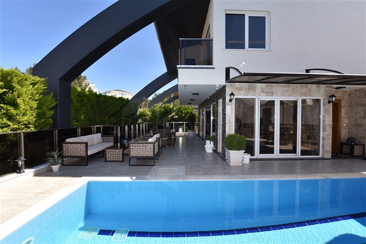 اطلالة بحر -فيلا فاخرة في كارجي جاك /الانيا 