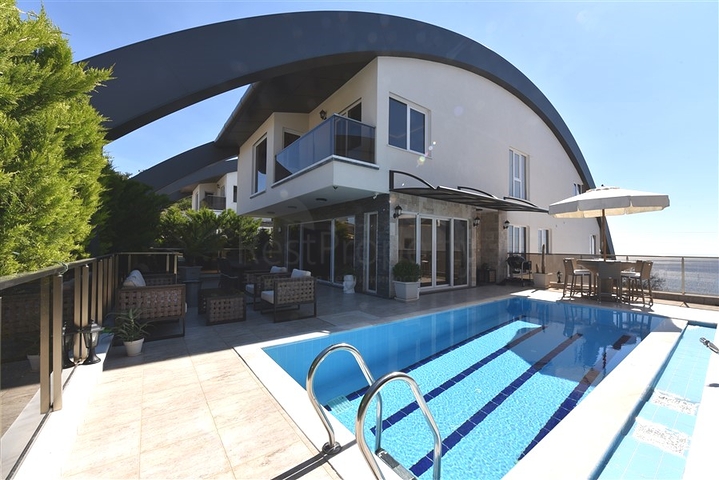 اطلالة بحر -فيلا فاخرة في كارجي جاك /الانيا 