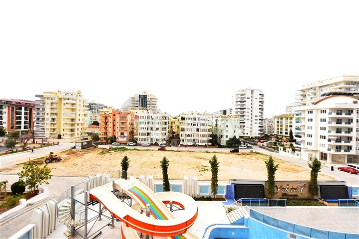 شقة فاخرة -مجمع بخدمات 5 نجوم - تصميم 1+3 - في مهموتلار /الانيا 