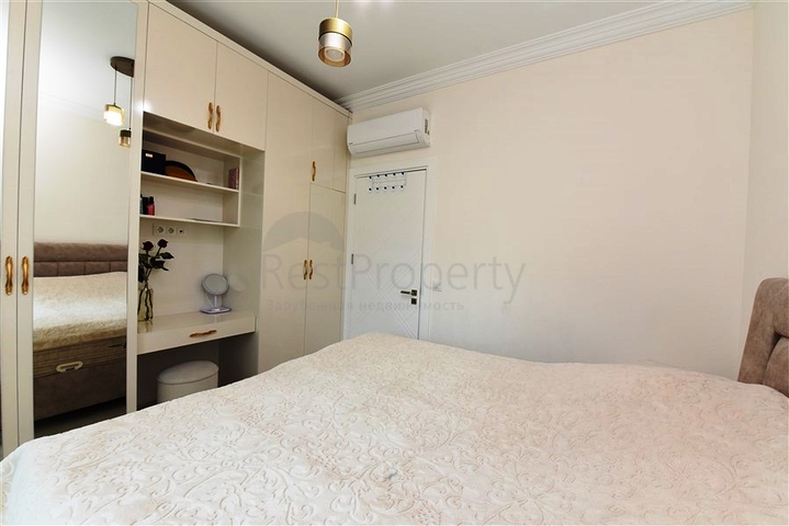 شقة فاخرة -مجمع بخدمات 5 نجوم - تصميم 1+3 - في مهموتلار /الانيا 