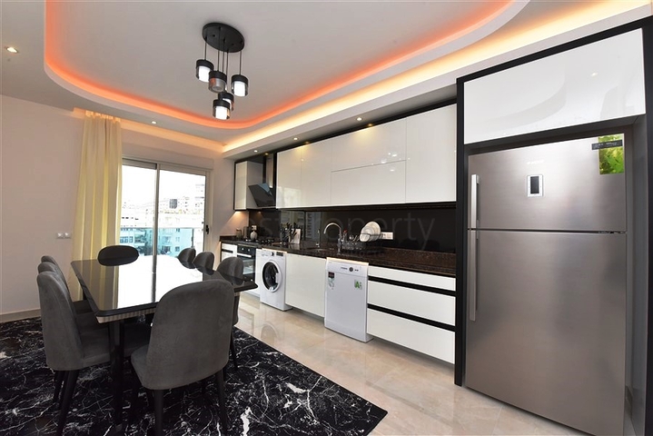 شقة فاخرة -مجمع بخدمات 5 نجوم - تصميم 1+3 - في مهموتلار /الانيا 