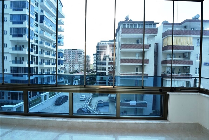 شقة فاخرة -مجمع بخدمات 5 نجوم - تصميم 1+3 - في مهموتلار /الانيا 