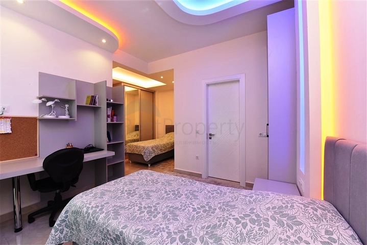 شقة فاخرة -مجمع بخدمات 5 نجوم - تصميم 1+3 - في مهموتلار /الانيا 