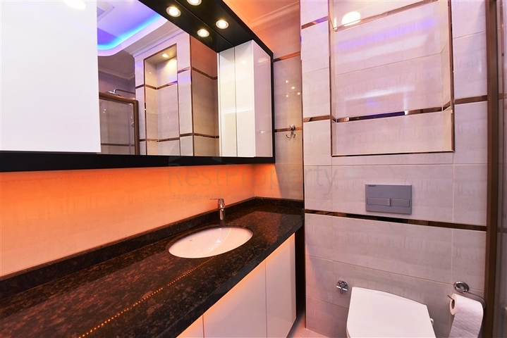 شقة فاخرة -مجمع بخدمات 5 نجوم - تصميم 1+3 - في مهموتلار /الانيا 