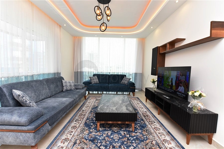 شقة فاخرة -مجمع بخدمات 5 نجوم - تصميم 1+3 - في مهموتلار /الانيا 