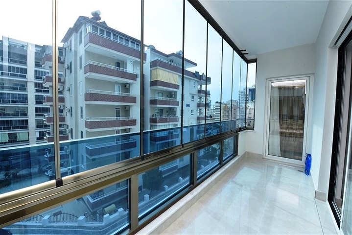 شقة فاخرة -مجمع بخدمات 5 نجوم - تصميم 1+3 - في مهموتلار /الانيا 