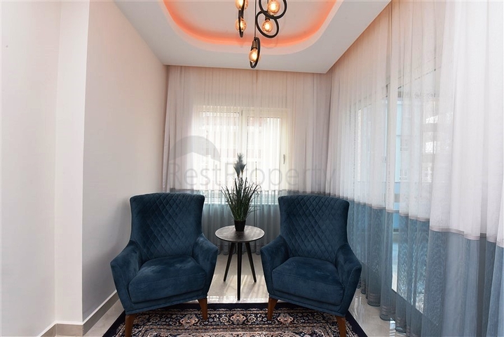 شقة فاخرة -مجمع بخدمات 5 نجوم - تصميم 1+3 - في مهموتلار /الانيا 