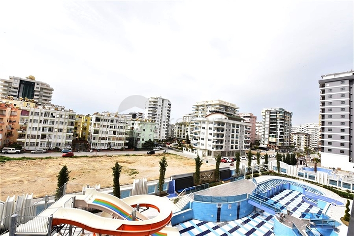 شقة فاخرة -مجمع بخدمات 5 نجوم - تصميم 1+3 - في مهموتلار /الانيا 