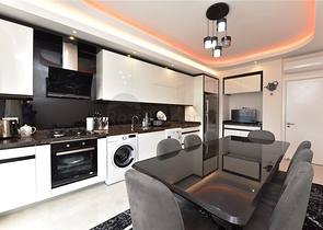 شقة فاخرة -مجمع بخدمات 5 نجوم - تصميم 1+3 - في مهموتلار /الانيا 