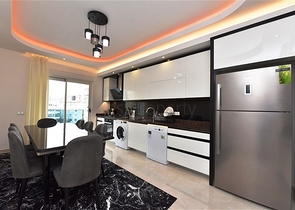 شقة فاخرة -مجمع بخدمات 5 نجوم - تصميم 1+3 - في مهموتلار /الانيا 