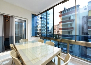 شقة فاخرة -مجمع بخدمات 5 نجوم - تصميم 1+3 - في مهموتلار /الانيا 