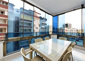 شقة فاخرة -مجمع بخدمات 5 نجوم - تصميم 1+3 - في مهموتلار /الانيا 