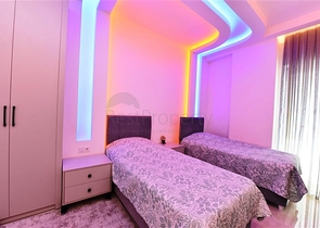 شقة فاخرة -مجمع بخدمات 5 نجوم - تصميم 1+3 - في مهموتلار /الانيا 