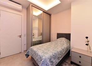 شقة فاخرة -مجمع بخدمات 5 نجوم - تصميم 1+3 - في مهموتلار /الانيا 