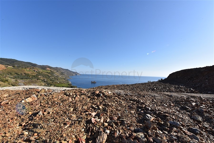 ارض للبيع باطلالة بحرية - مناسبة للجنسية التركية - غازي باشا / الانيا 