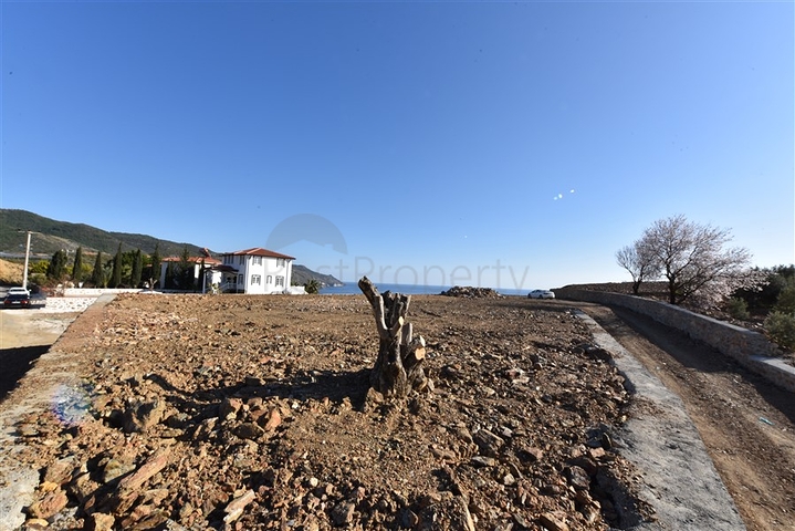 ارض للبيع باطلالة بحرية - مناسبة للجنسية التركية - غازي باشا / الانيا 