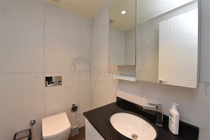 قريبة من شاطئ كليوباترا - دوبلكس 2 غرفة وصالة -ضمن مجمع  حديث - في الانيا 