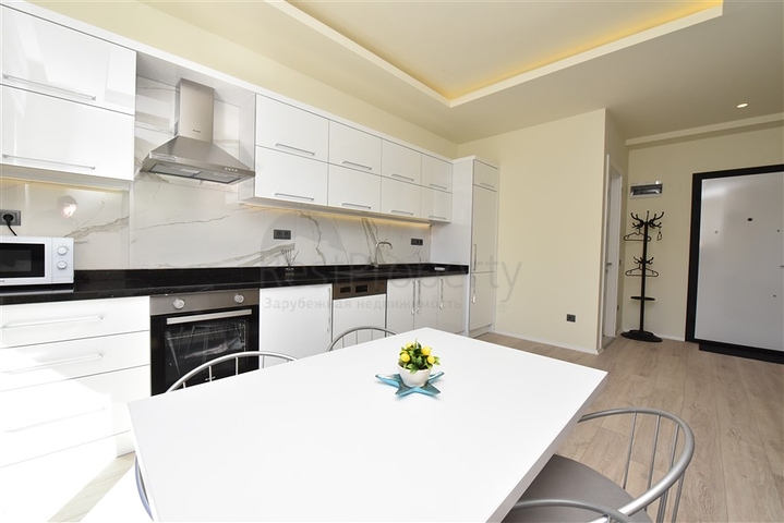 قريبة من شاطئ كليوباترا - دوبلكس 2 غرفة وصالة -ضمن مجمع  حديث - في الانيا 