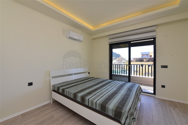 قريبة من شاطئ كليوباترا - دوبلكس 2 غرفة وصالة -ضمن مجمع  حديث - في الانيا 