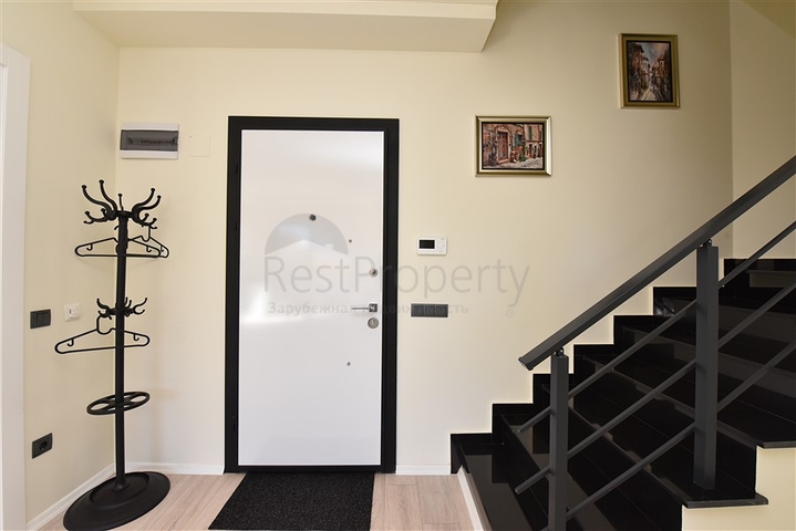 قريبة من شاطئ كليوباترا - دوبلكس 2 غرفة وصالة -ضمن مجمع  حديث - في الانيا 