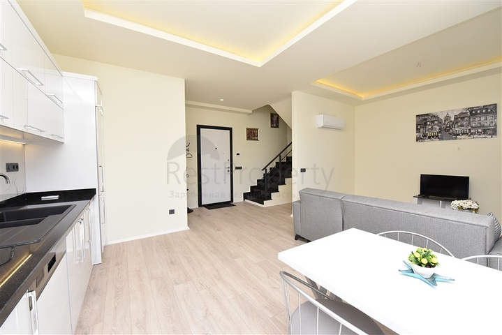 قريبة من شاطئ كليوباترا - دوبلكس 2 غرفة وصالة -ضمن مجمع  حديث - في الانيا 