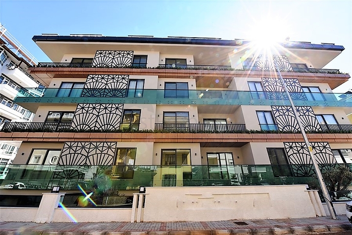 قريبة من شاطئ كليوباترا - دوبلكس 2 غرفة وصالة -ضمن مجمع  حديث - في الانيا 