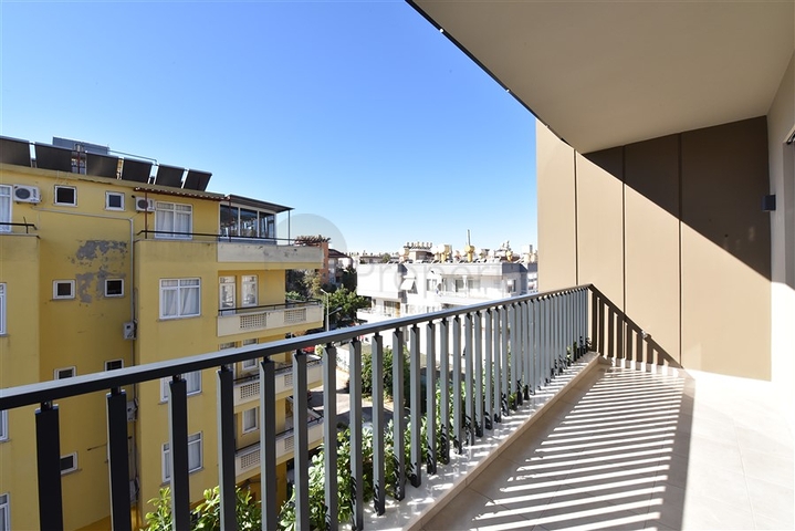 قريبة من شاطئ كليوباترا - دوبلكس 2 غرفة وصالة -ضمن مجمع  حديث - في الانيا 