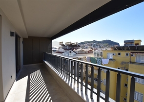 قريبة من شاطئ كليوباترا - دوبلكس 2 غرفة وصالة -ضمن مجمع  حديث - في الانيا 