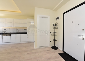 قريبة من شاطئ كليوباترا - دوبلكس 2 غرفة وصالة -ضمن مجمع  حديث - في الانيا 