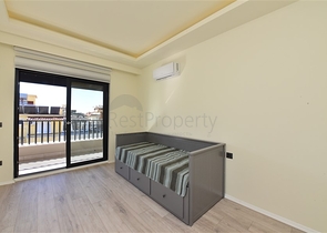 قريبة من شاطئ كليوباترا - دوبلكس 2 غرفة وصالة -ضمن مجمع  حديث - في الانيا 