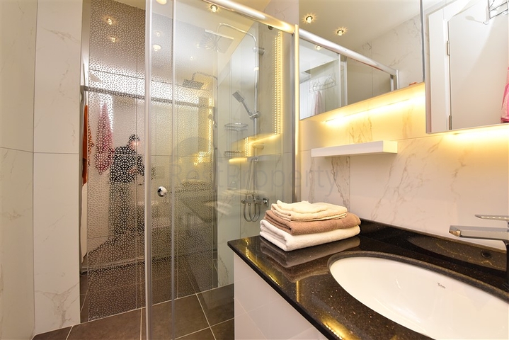 دوبلكس ضمن مجمع حديث 2020 - قريبة من شاطئ كليوباترا - الانيا سنتر  