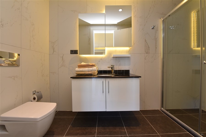 دوبلكس ضمن مجمع حديث 2020 - قريبة من شاطئ كليوباترا - الانيا سنتر  