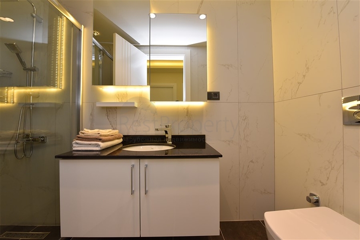 دوبلكس ضمن مجمع حديث 2020 - قريبة من شاطئ كليوباترا - الانيا سنتر  