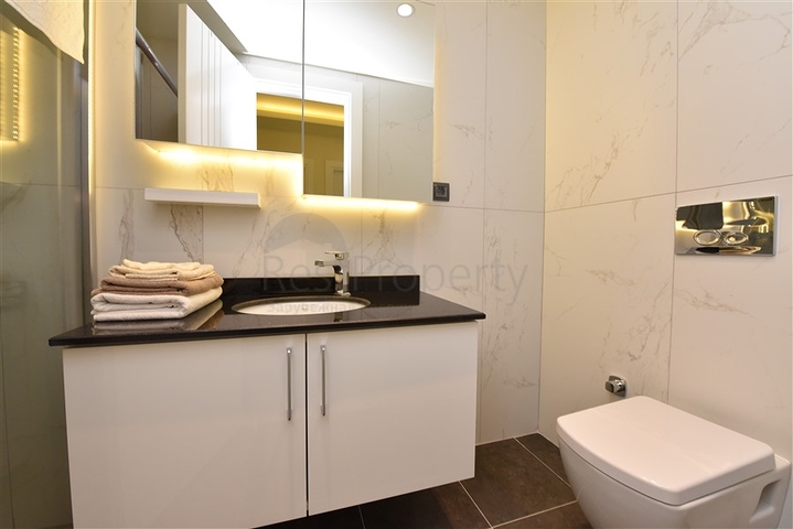 دوبلكس ضمن مجمع حديث 2020 - قريبة من شاطئ كليوباترا - الانيا سنتر  