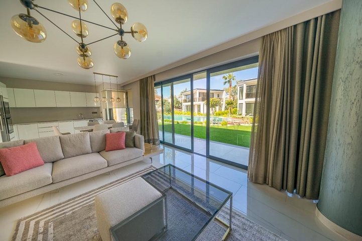 فلل 4 غرف وصالة -مستقلة - في بودروم 