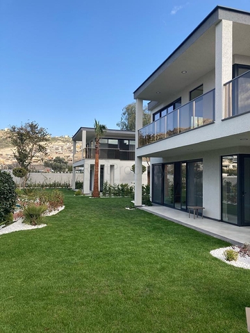 فلل 4 غرف وصالة -مستقلة - في بودروم 