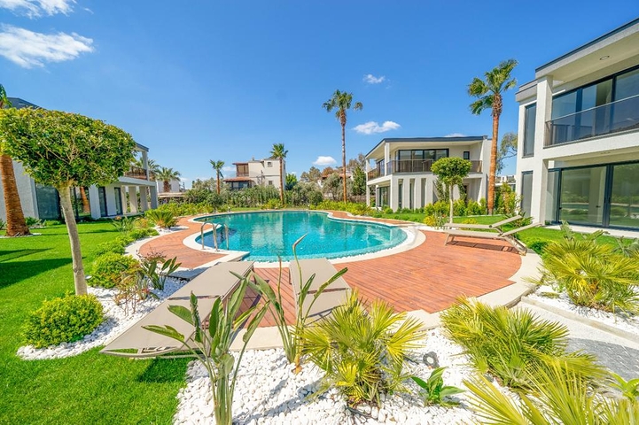 فلل 4 غرف وصالة -مستقلة - في بودروم 