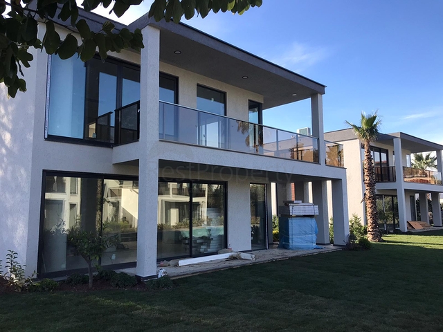 فلل 4 غرف وصالة -مستقلة - في بودروم 