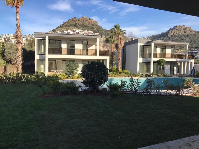 فلل 4 غرف وصالة -مستقلة - في بودروم 