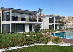 فلل 4 غرف وصالة -مستقلة - في بودروم 