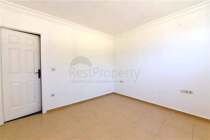 فيلا على البحر - في مدينة الانيا / منطقة غازي باشا - تصميم 3 غرف وصالة - مسبح خاص 