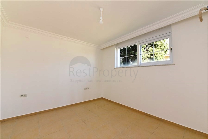 فيلا على البحر - في مدينة الانيا / منطقة غازي باشا - تصميم 3 غرف وصالة - مسبح خاص 