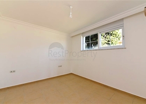 فيلا على البحر - في مدينة الانيا / منطقة غازي باشا - تصميم 3 غرف وصالة - مسبح خاص 