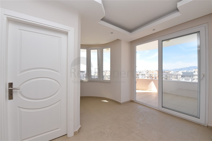 دوبلكس عائلية واسعة - اطلالة بحر - تصميم 3 غرف و2 صالة - في مهموتلار /  الانيا 