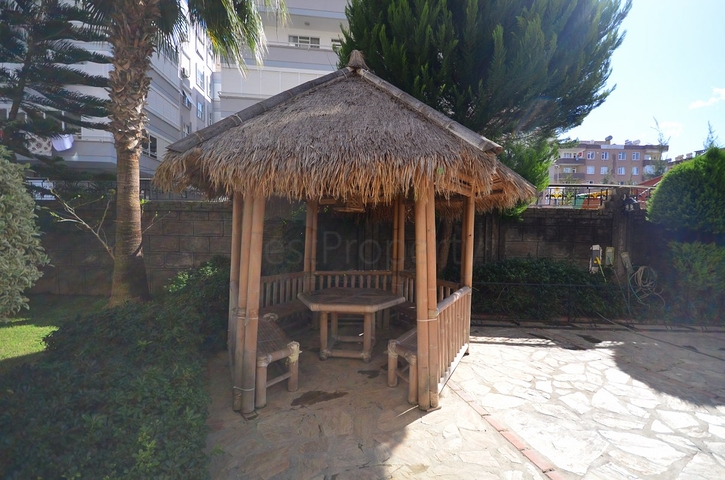 دوبلكس عائلية واسعة - اطلالة بحر - تصميم 3 غرف و2 صالة - في مهموتلار /  الانيا 